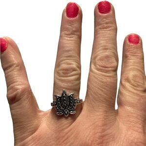 NWOT silver flower weed shape about a size 8.5 or 8 very nice smoke free home